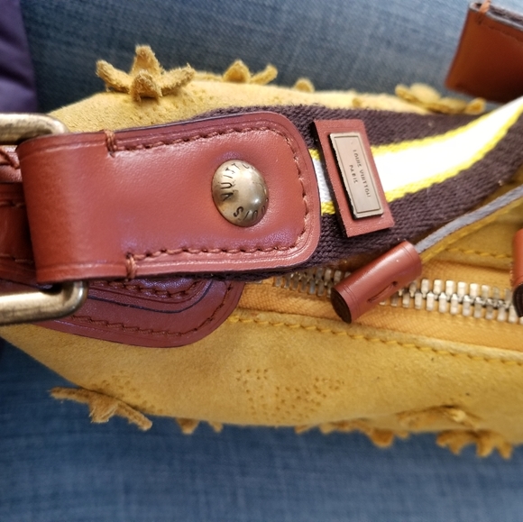 Authentic Louis Vuitton Onatah Fleur Ltd Ed. PM - Picture 5 of 16